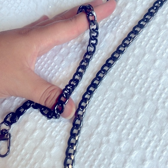 39” crossbody / shoulder chain || gunmetal / graphite / black silver || NWOT - Picture 5 of 9